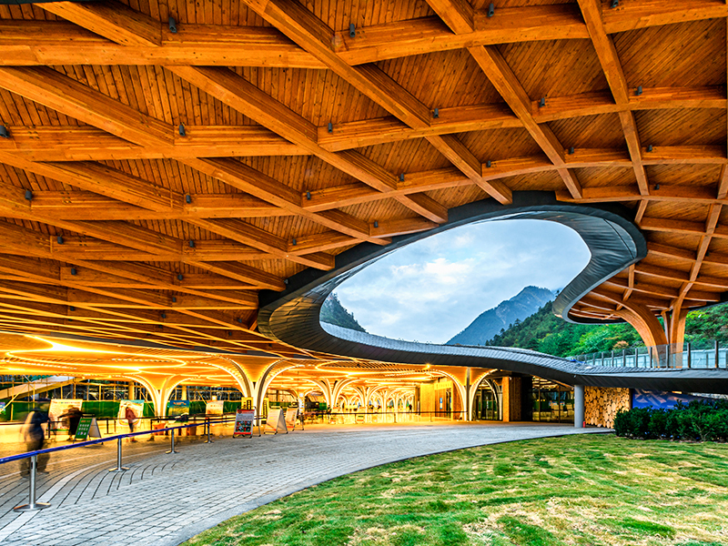 Instalaciones de servicio de estructura de madera para turistas en Jiuzhaigou